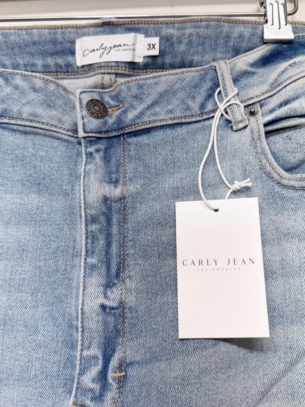 NEW CARLY JEAN LOS ANGELES CJLA Chrissy Jeans Light Wash Distressed 3X